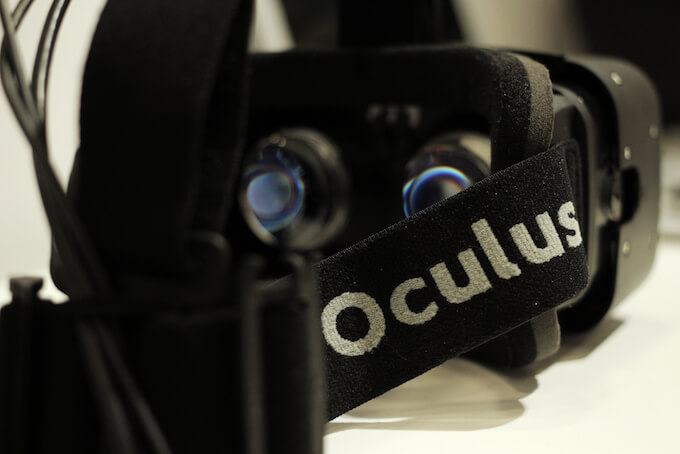 Oculus VR Headset : Types of VR and virtual reality headsets War Of Virtual Reality Devices: The Ultimate Comparison Of The Best VR Headsets